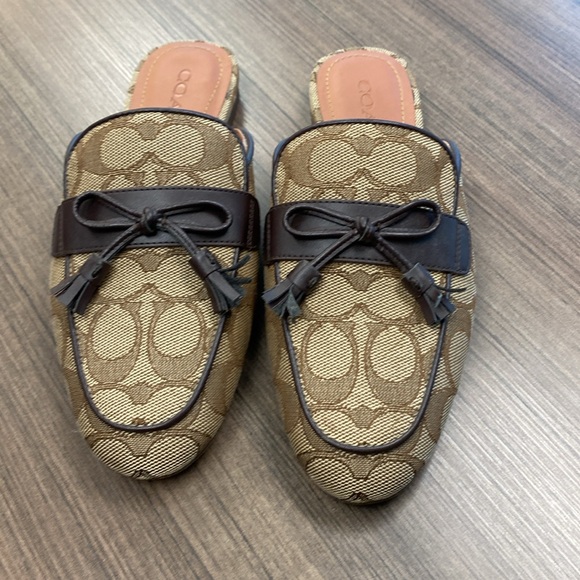 Coach Signature Slip On / Slides! Worn Once! - Picture 3 of 5